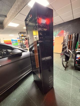 Vitrina expositora con luz