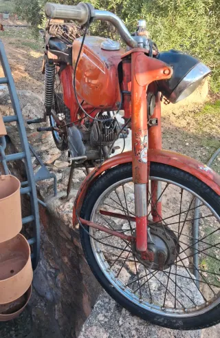 Guzzi Dingo 49cc Roja