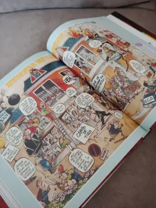 Libro El Jueves con ilustración y firma dentro