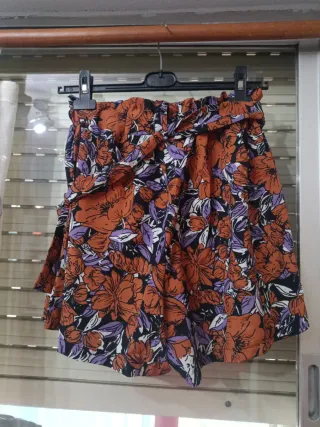 Pantalón corto estampado floral