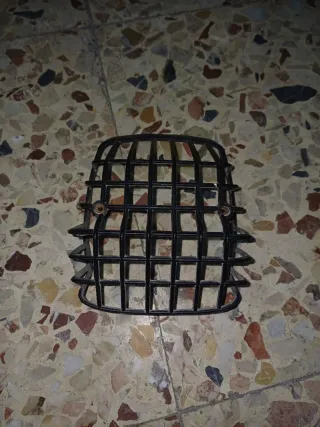 Griglia protezione fanale Vespa Primavera nera