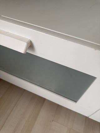 Mueble TV blanco , 3 cajones con cristal.