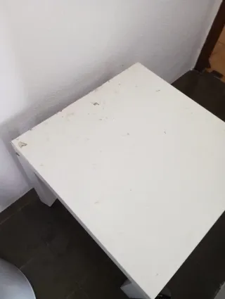 Mesa auxiliar cuadrada blanca Ikea
