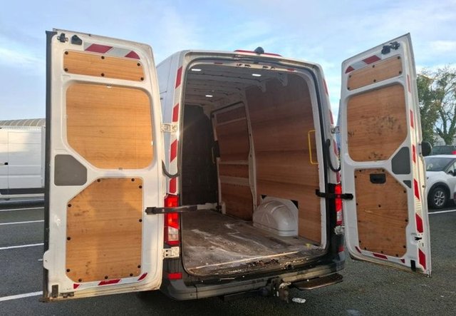 Volkswagen Crafter 30 Furgón Medio L3H3 2.0 TDI 14