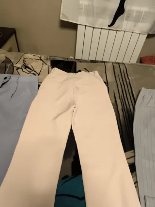 Pantalones de vestir beige y azul