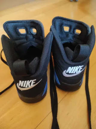 Zapatillas Jordan 6 para niños talla 28