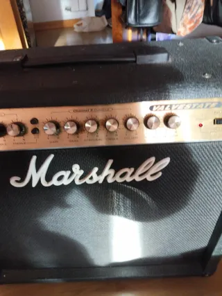 Amplificador Marshall Valvestate VS65R