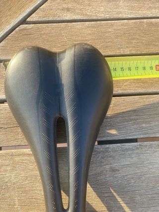 Sillín de bicicleta negro