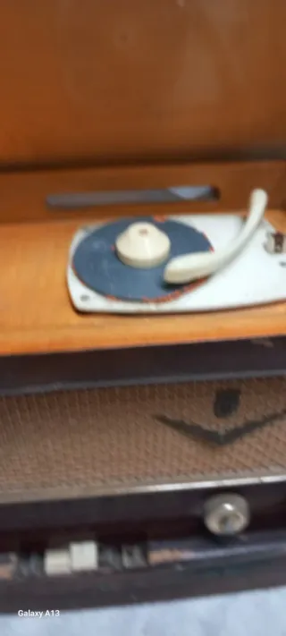 Radio-tocadiscos antiguo para manitas