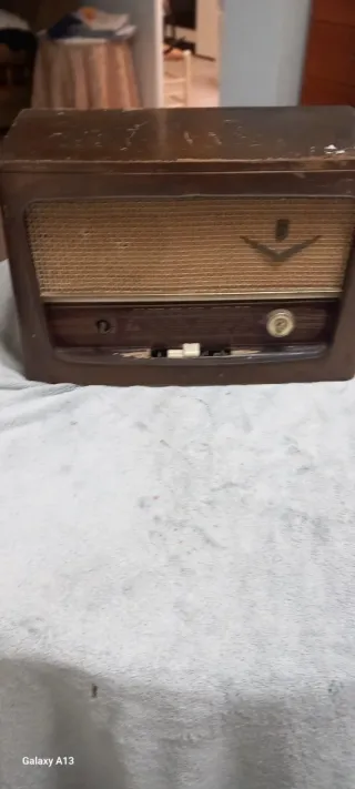 Radio-tocadiscos antiguo para manitas