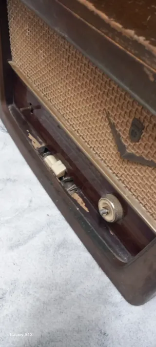 Radio-tocadiscos antiguo para manitas