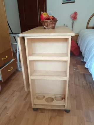 Mesa madera extensible con ruedas y 2 taburetes