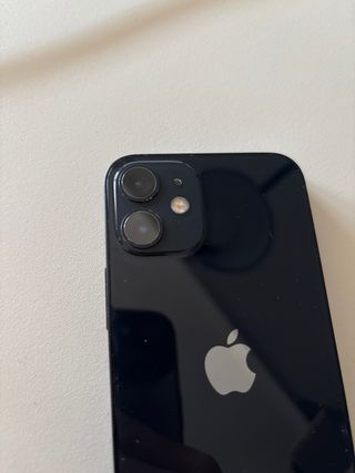 iPhone 12 mini negro estropeado