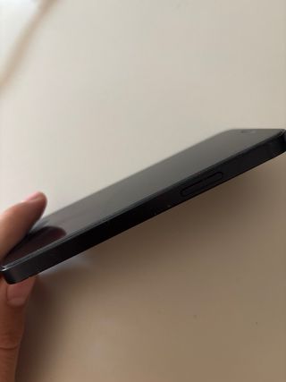 iPhone 12 mini negro estropeado