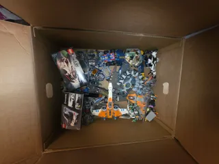 Lego: Coche, Nave y avengers Sin figuras