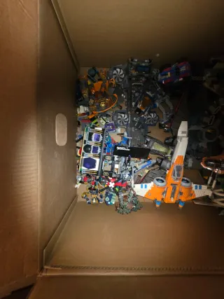 Lego: Coche, Nave y avengers Sin figuras