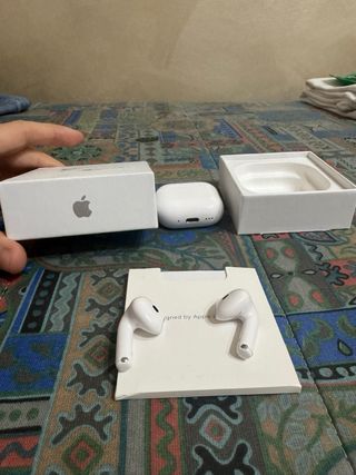 Air Pods 4 (ANC)