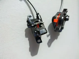 SHIMANO MT410 Frenos BL-M4100/ BR-MT410 Nuevos.