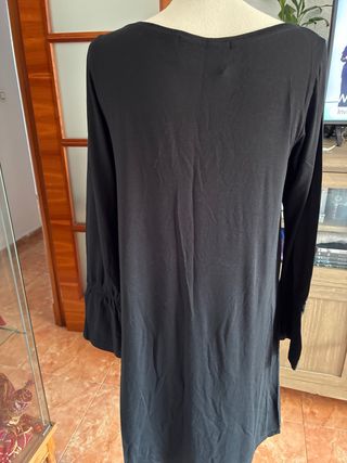 Vestido negro con flores