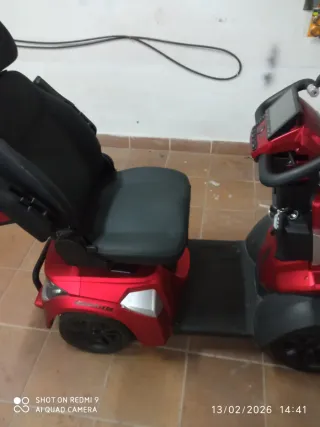 Scooter Rojo y Plateado