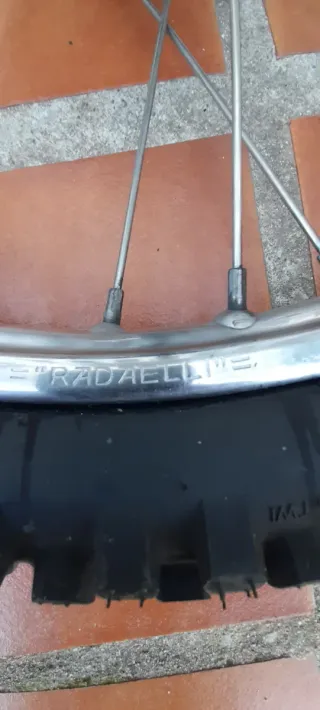 Rueda Aprilia RX 50 con disco de freno
