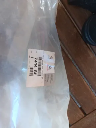 Rejilla Citroen C4 con Cromado,es nueva y original