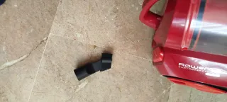 Aspirador Rowenta sin bolsa rojo