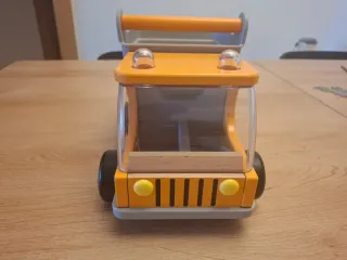 Camión volquete Hape de madera