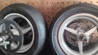 Ruedas minimoto 110/50-6.5  y 90/65-6.5.