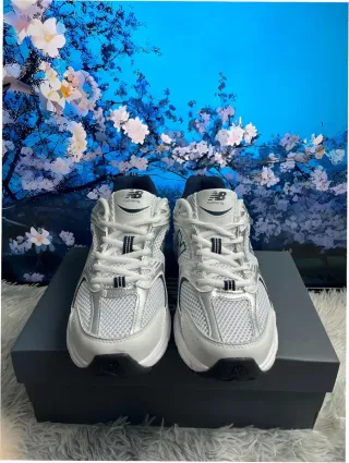 New Balance 530 Talla 40 Blanco Plata Marino