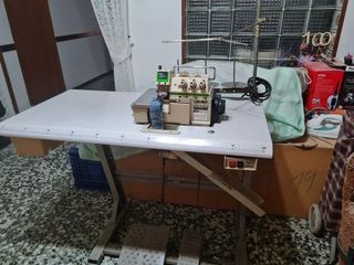 Owerlok Juki Industrial MO-2404