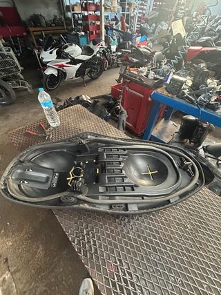 Asiento Yamaha Xmax 125 (2010)