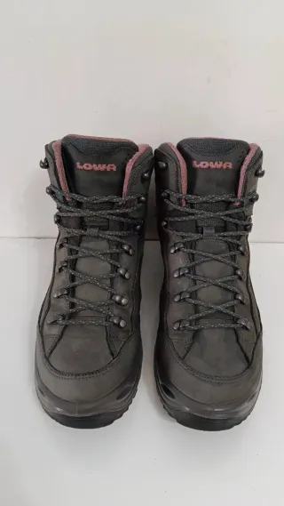 Botas de montaña Lowa grises y rosas
