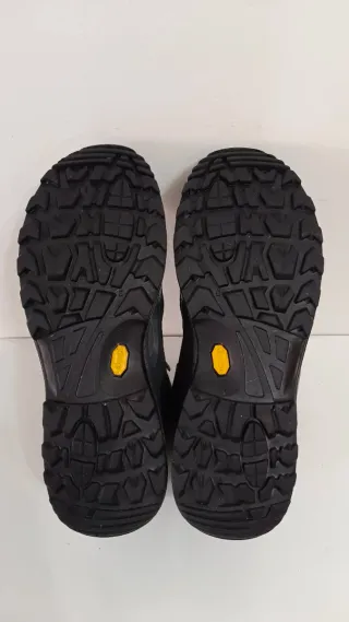 Botas de montaña Lowa grises y rosas