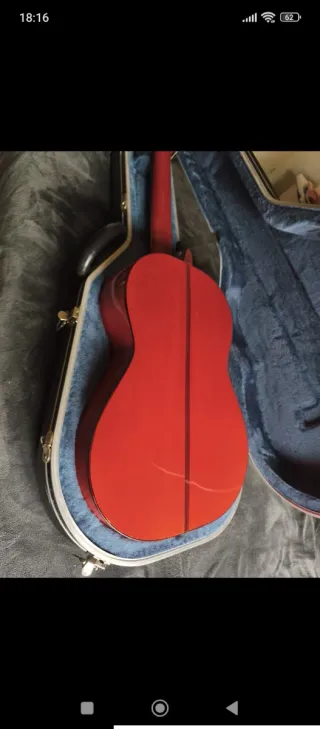 GuitarraEspañola JiménezDueñas y unajoshamcasimira