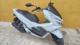 Honda PCX Blanca de 125