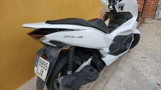 Honda PCX Blanca de 125