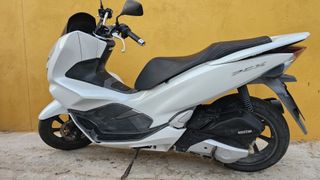 Honda PCX Blanca de 125
