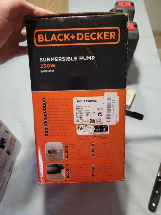 Bomba Sumergible Black+Decker 250W