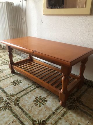 Mesa auxiliar de madera