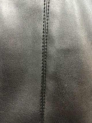 Falda mini negra efecto piel. Sólo envío