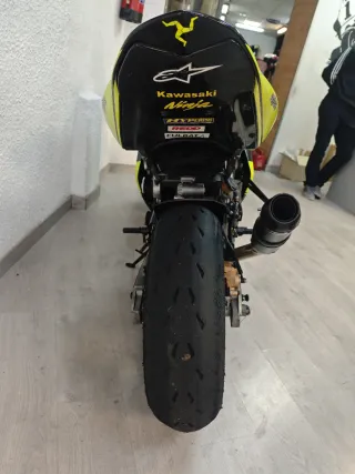 Kawasaki ZX6R Negra y Verde