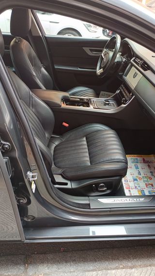 Jaguar XF 3.0 D V6 300CV PORTFOLIO AUT.
