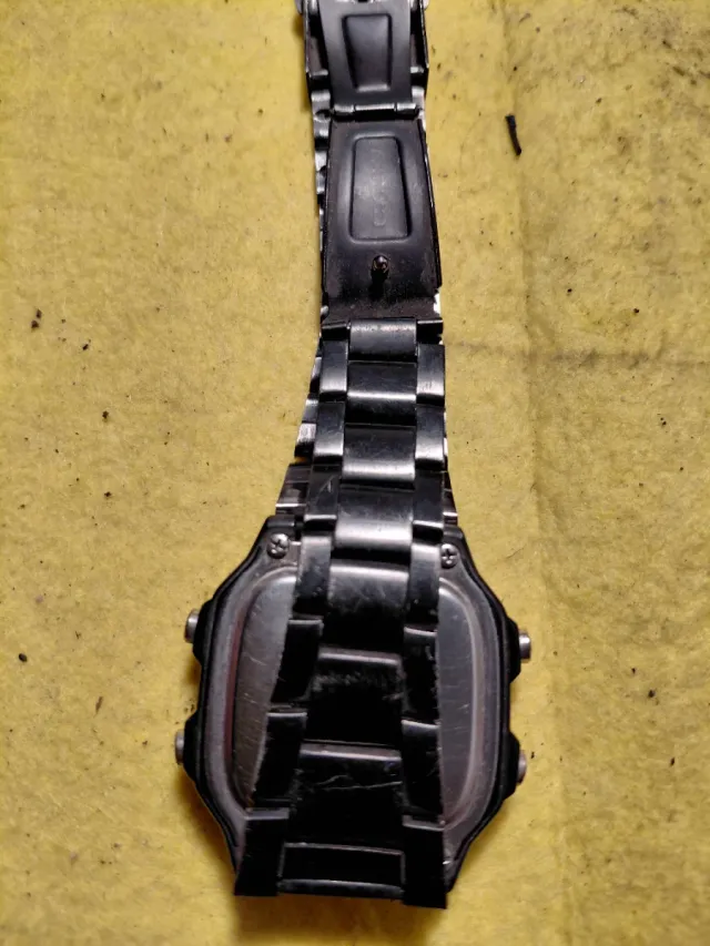 Reloj Casio Negro y Plateado