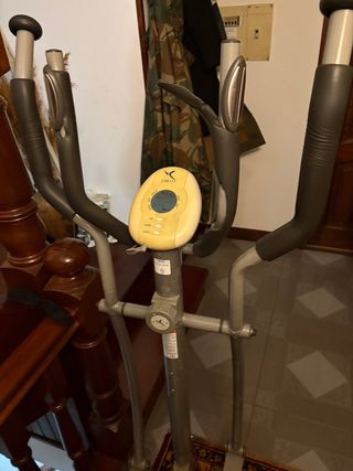 Bicicleta Elíptica Gris y Beige