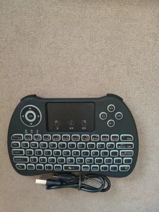 Mini Teclado Inalámbrico con Touchpad