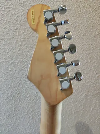 Guitarra Eléctrica Academy Sunburst