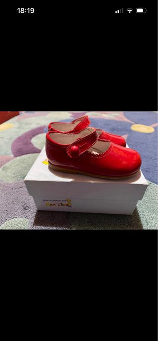 Zapatos rojos charol talla 20