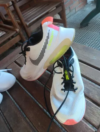 Zapatillas Nike Blancas y Naranja N 36