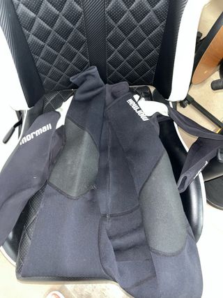 Traje de neopreno negro y verde para el mar
